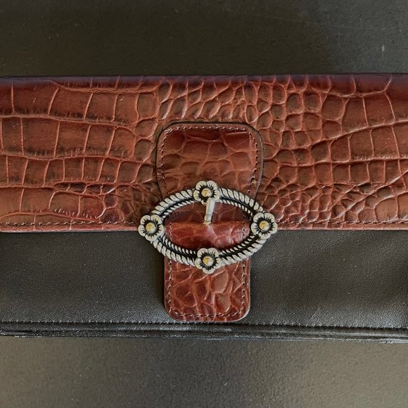 Sierra Valley Leather Zip Around Clutch Wallet - Picture 2 of 5